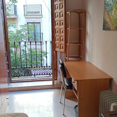 Single Room In Center Of Granada Exterior photo