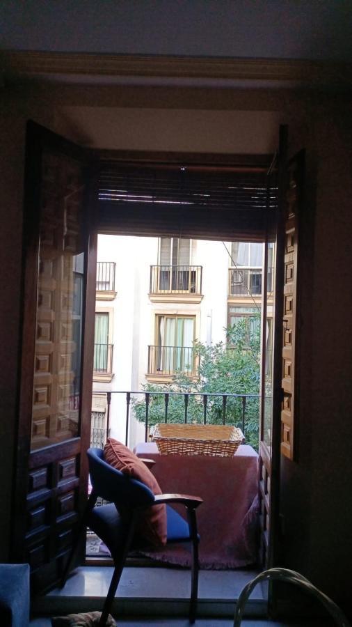 Single Room In Center Of Granada Exterior photo