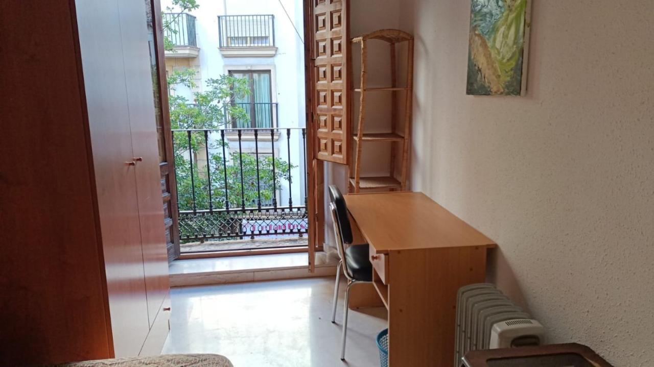 Single Room In Center Of Granada Exterior photo